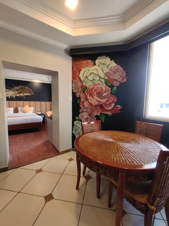 Emarald Hotels & Resorts Hotel Chennai