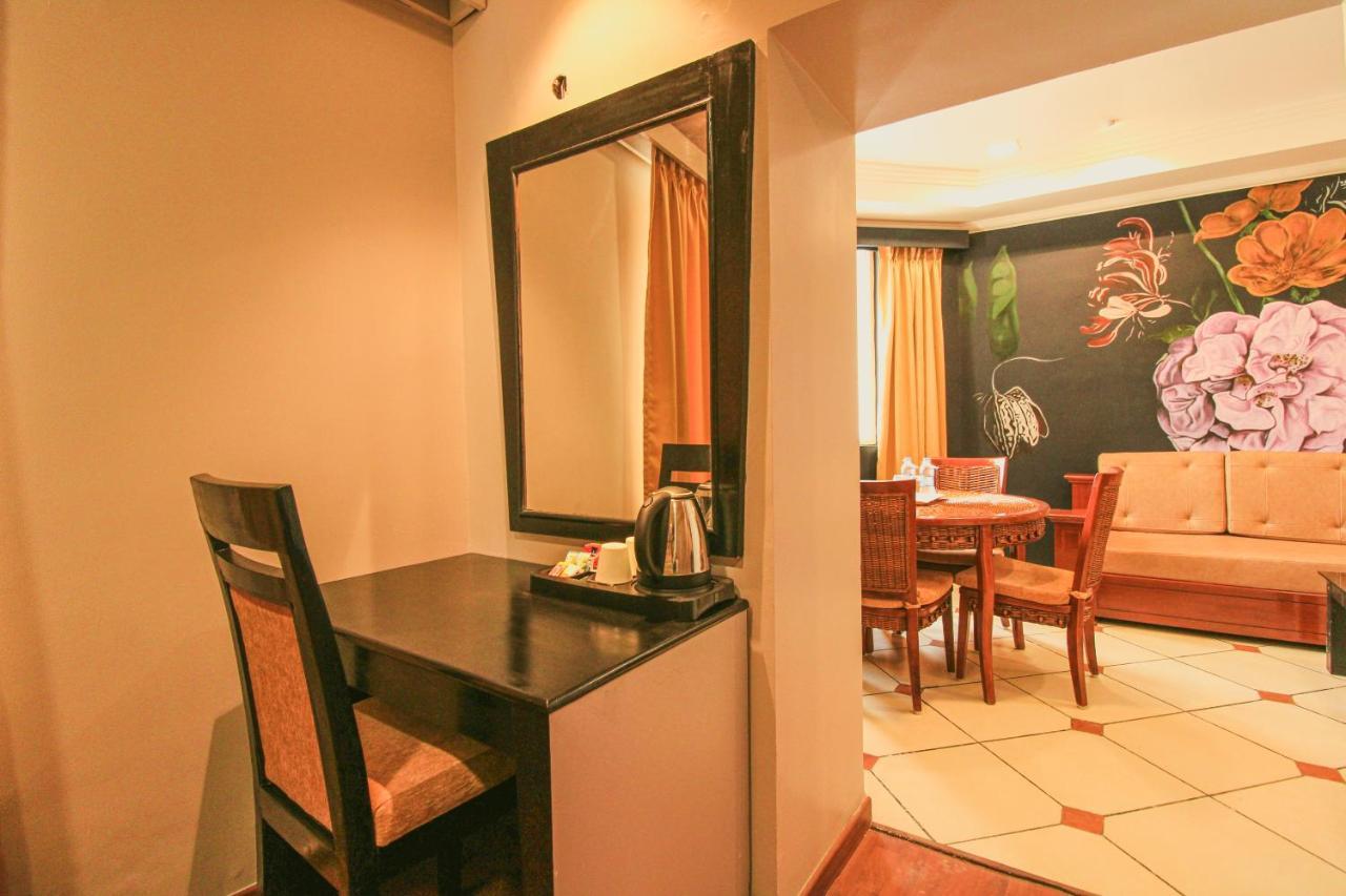 Hotel Emarald Hotels & Resorts