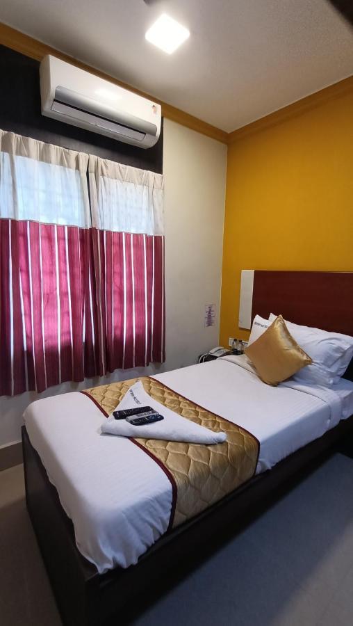 Skyry Adyar Hotel