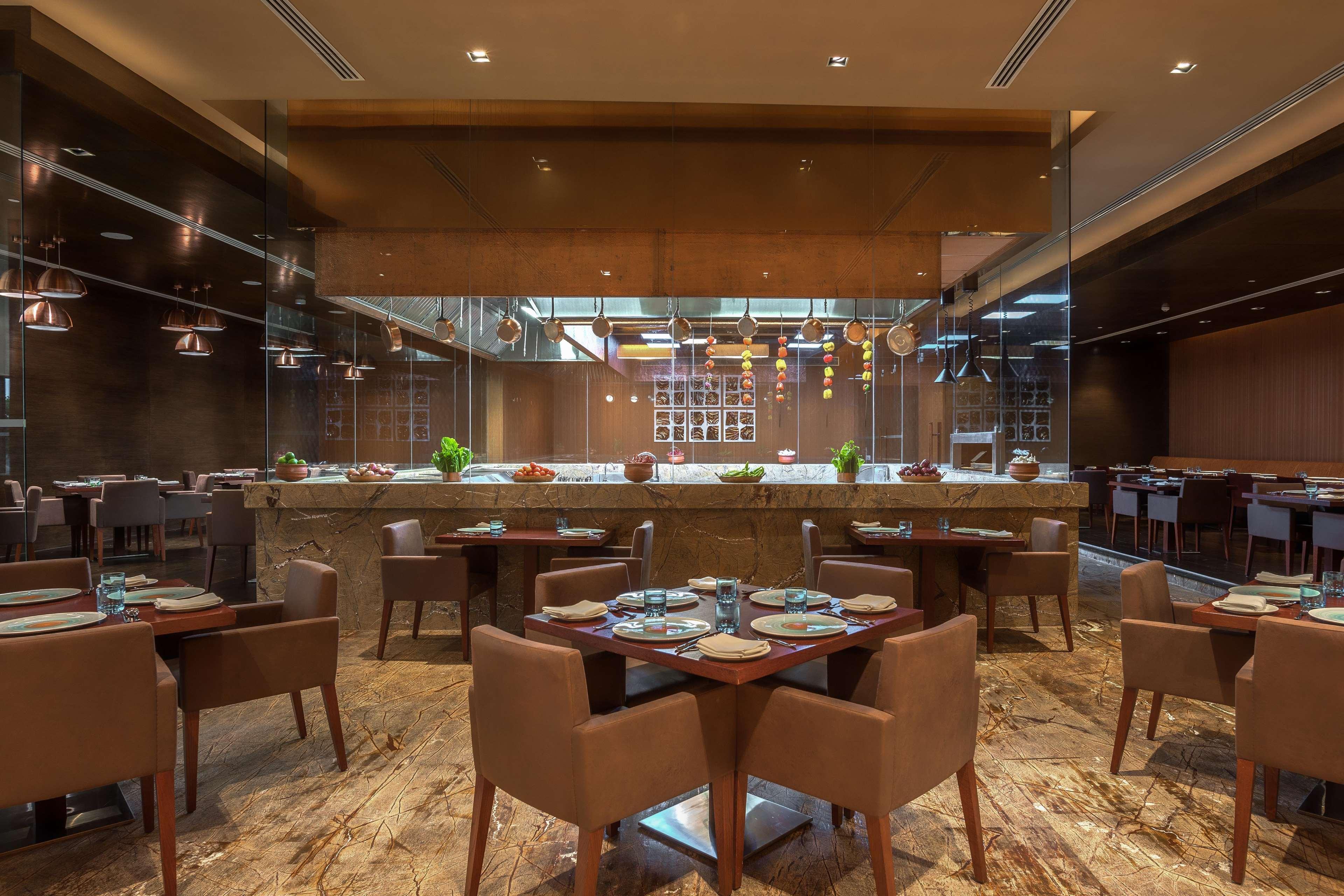 Feathers- A Radha Hotel, 5*