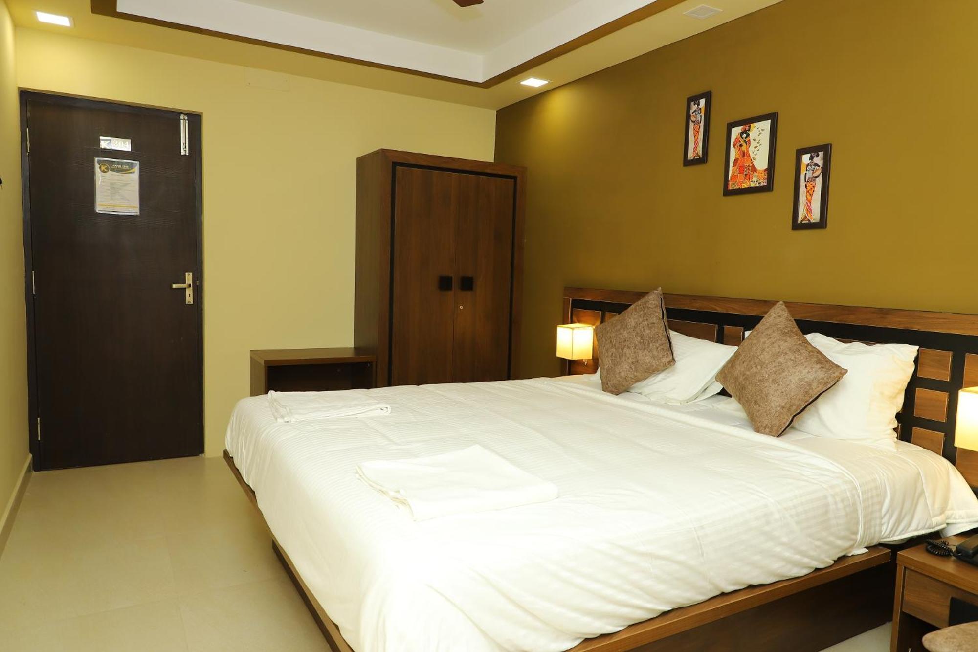 Kans One - Madipakkam Bed & Breakfast