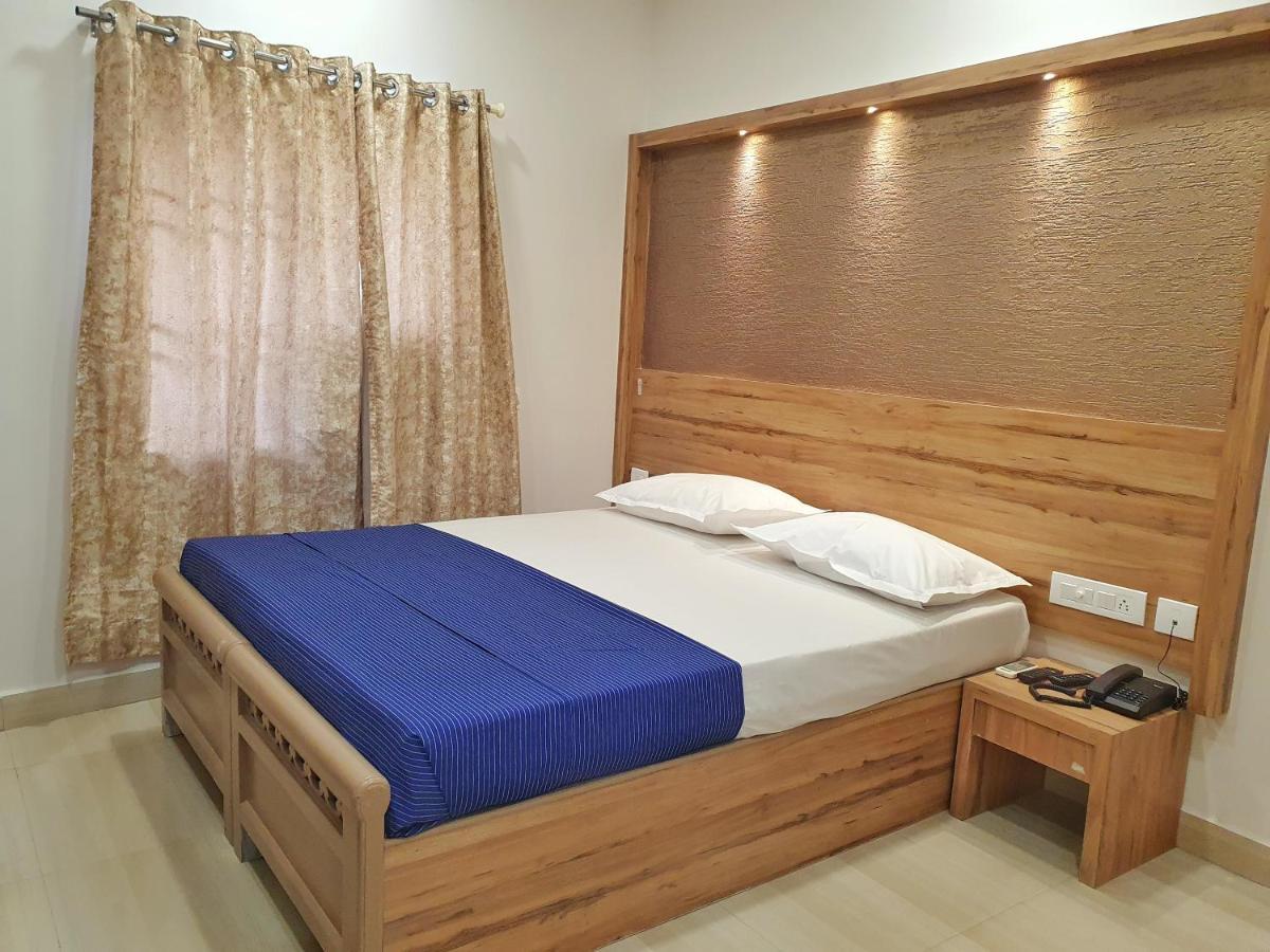 Court - Business Class - Near Railway Station Hotel 3*