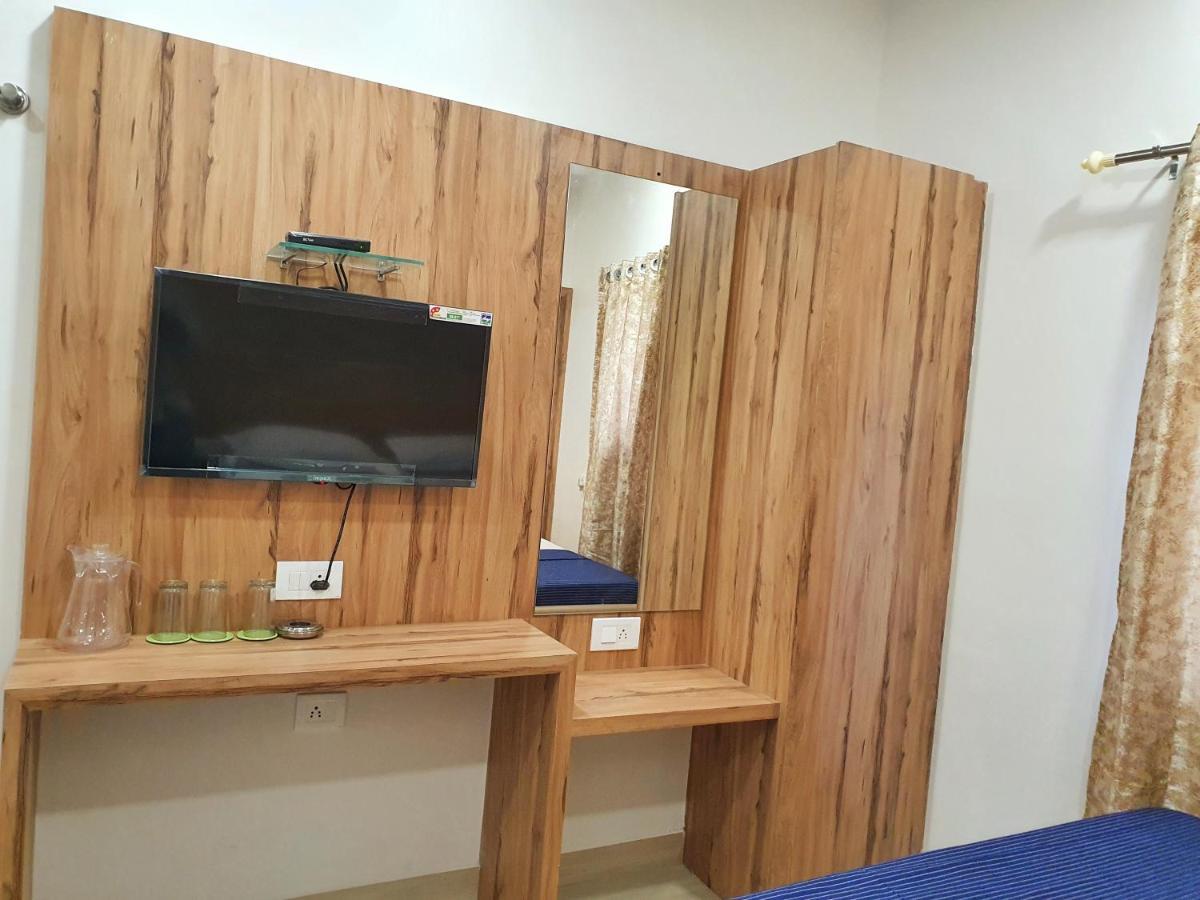 Court - Business Class - Near Railway Station 3*