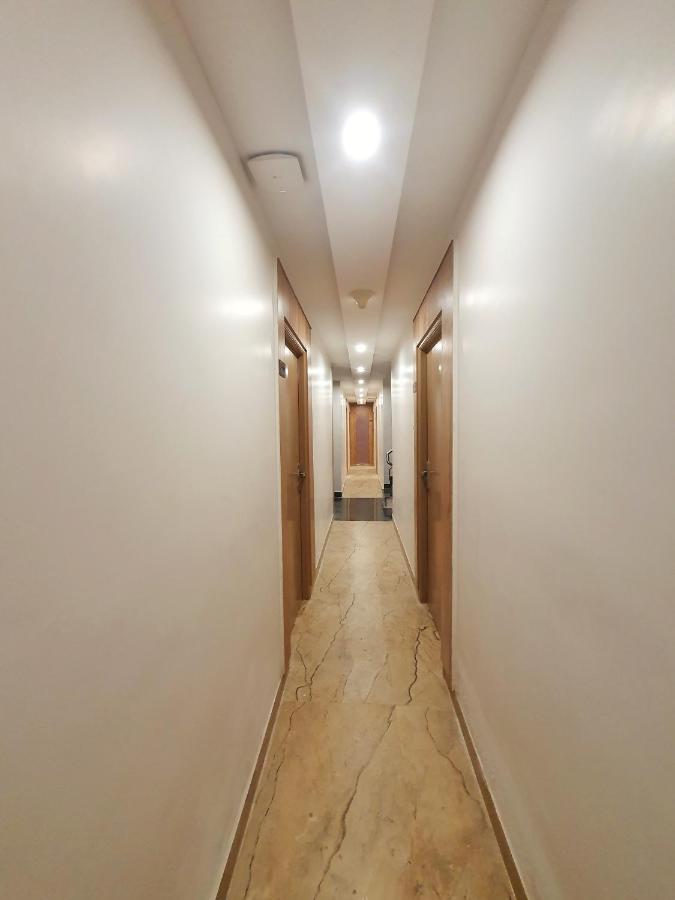 Hotel Court - Business Class - Near Railway Station