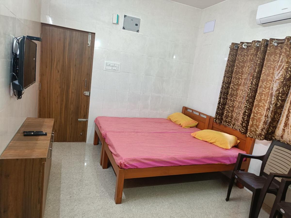 Hotel Sri Lakshmi Residency *