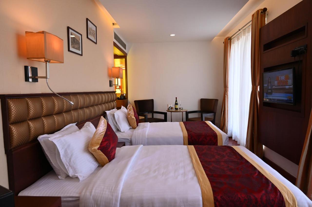 Raaj Bhaavan Clarks Hotel 3*