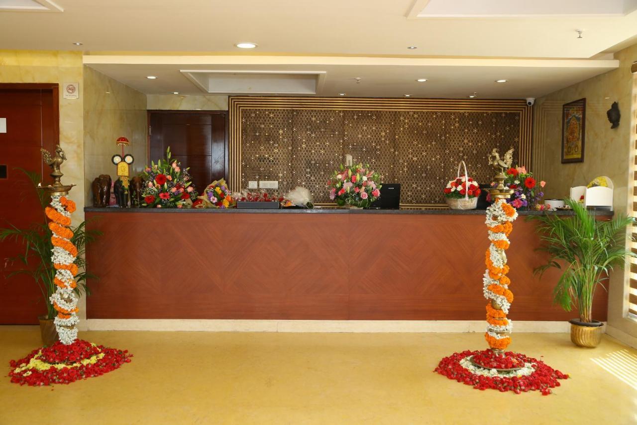 Raaj Bhaavan Clarks Hotel 3*