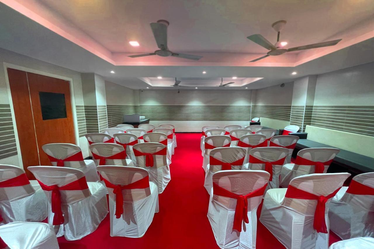 K11 Express - Opp Express Avenue 2* Chennai