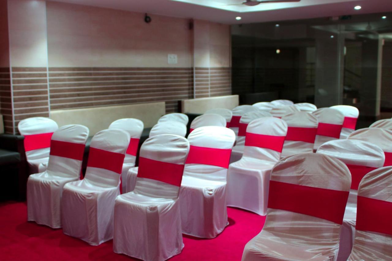 Hotel K11 Express - Opp Express Avenue 2*