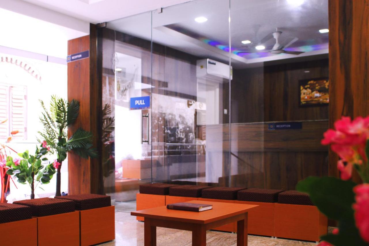 Hotel K11 Express - Opp Express Avenue Chennai