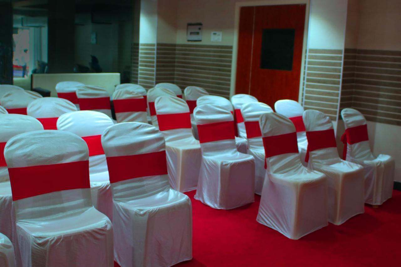 Hotel K11 Express - Opp Express Avenue Chennai