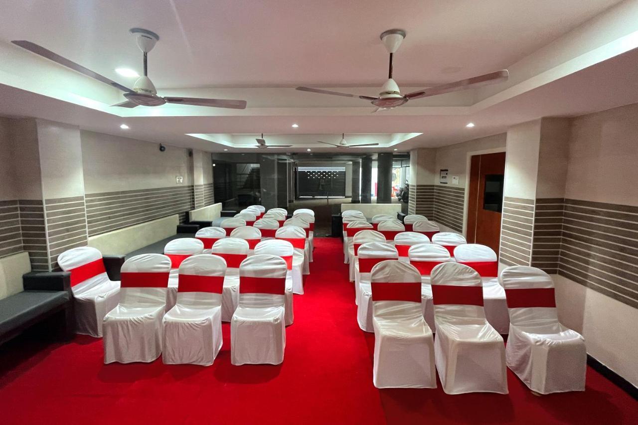 Hotel K11 Express - Opp Express Avenue