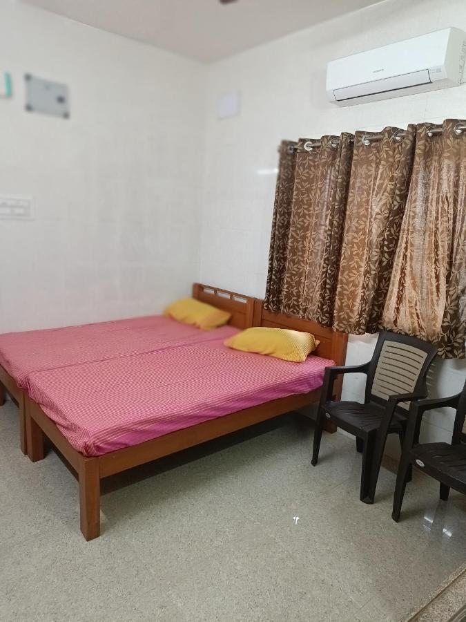 Hotel Sri Lakshmi Residency *