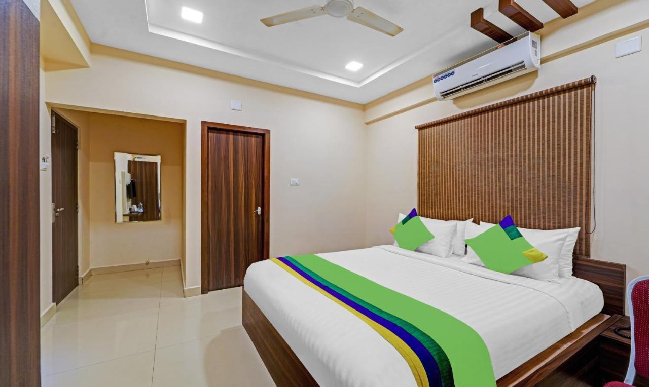 Hotel Treebo Trend Aadvik Sai Residency 3*