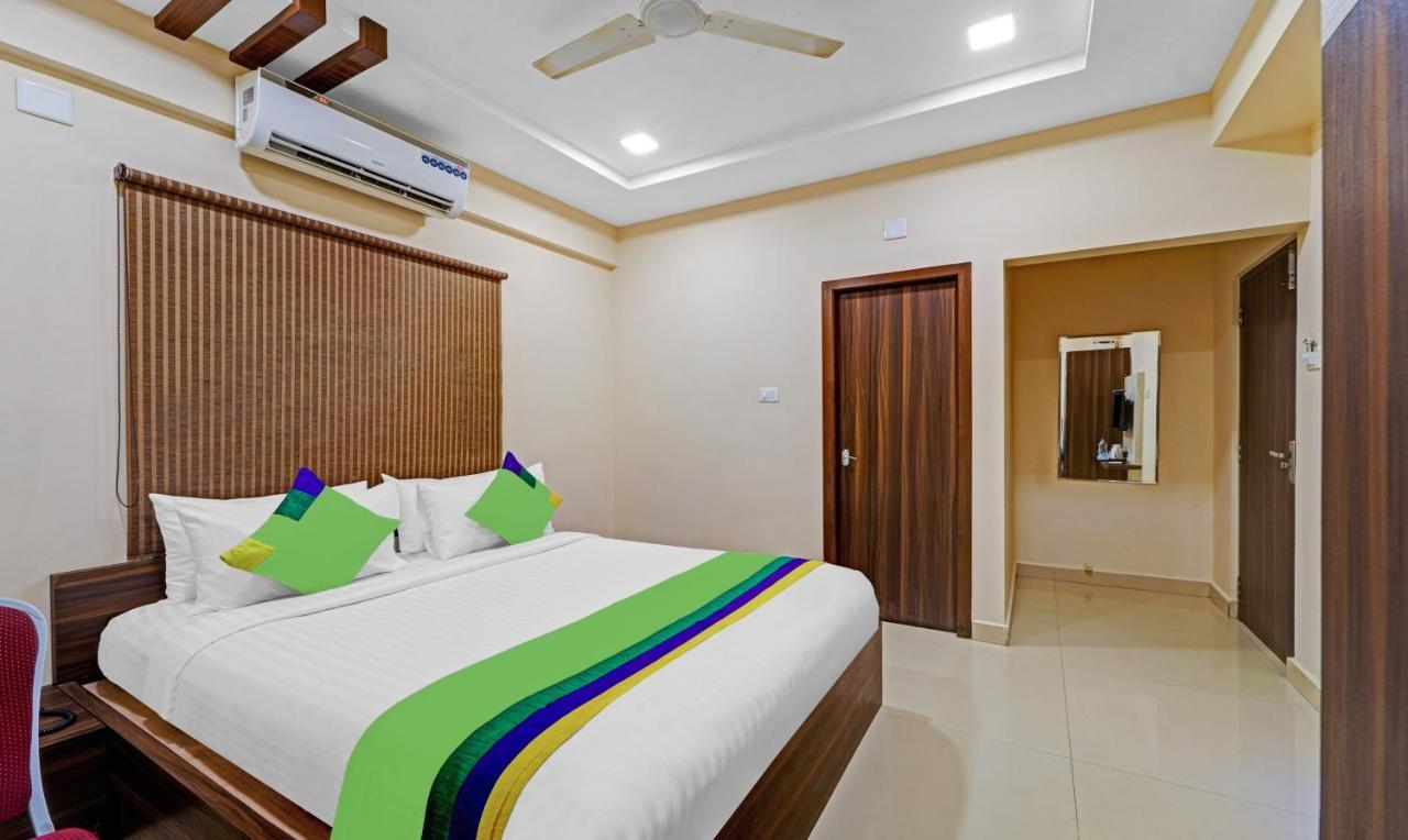 Treebo Trend Aadvik Sai Residency 3*