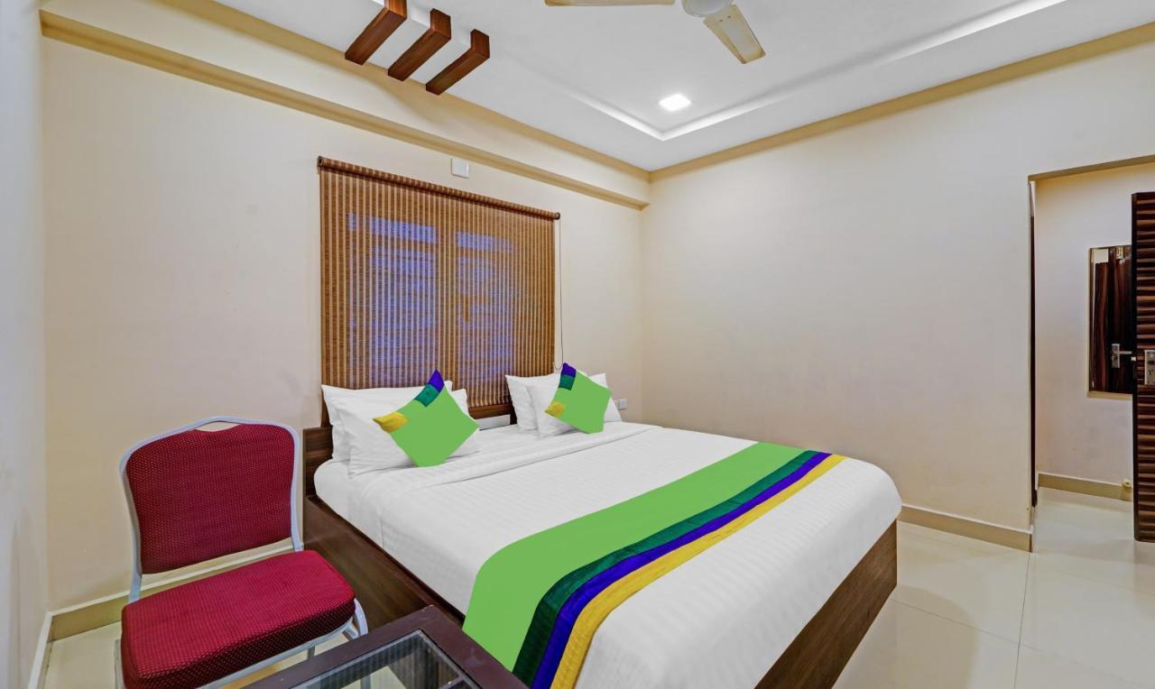 Hotel Treebo Trend Aadvik Sai Residency 3*