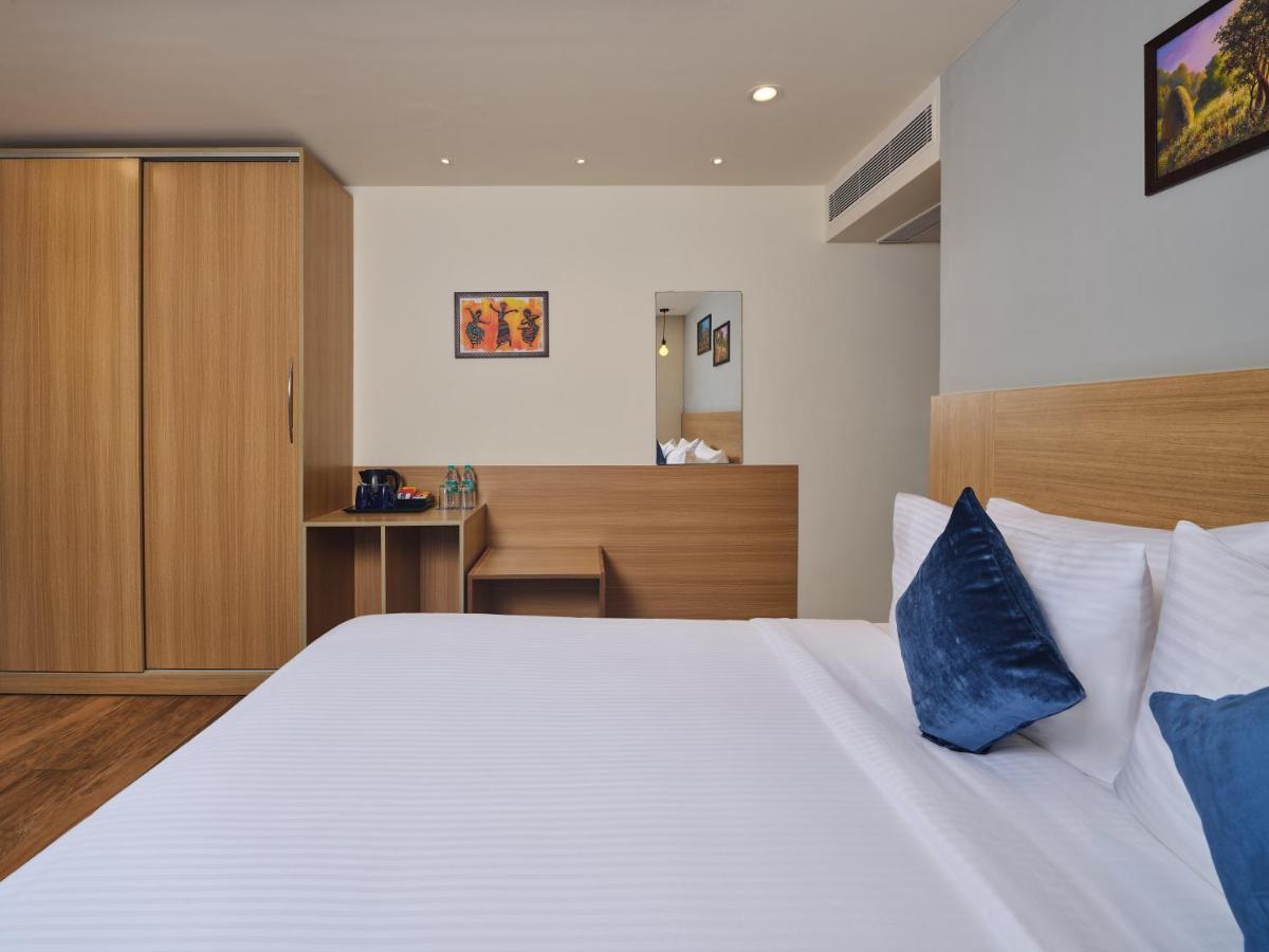 Essentia Premier Omr Hotel