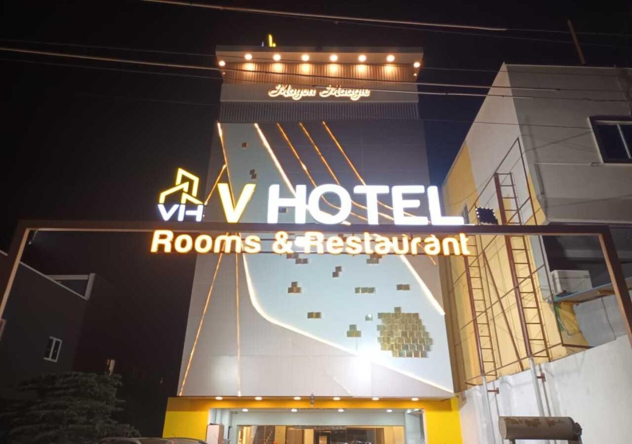 Hotel V *