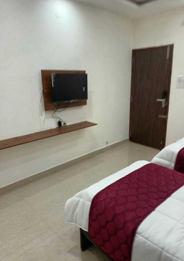 V Hotel