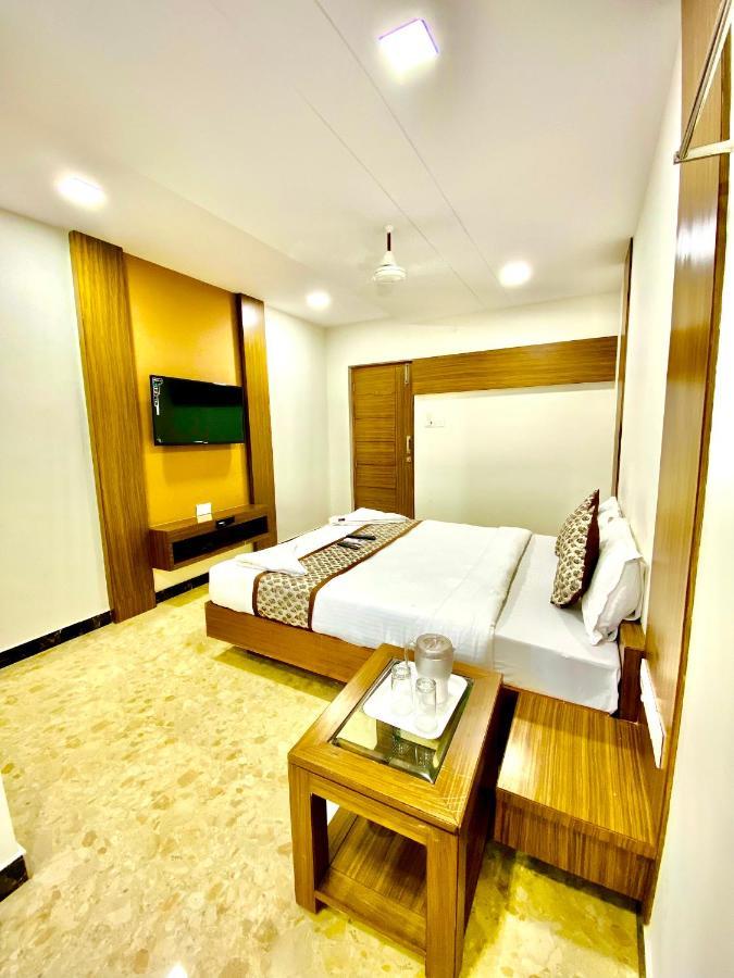 Sheraton Grande At Puratchi Thalaivar Dr Mgr Railway Station