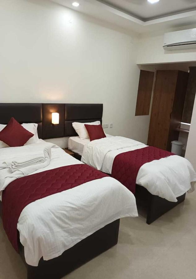 Hotel V
