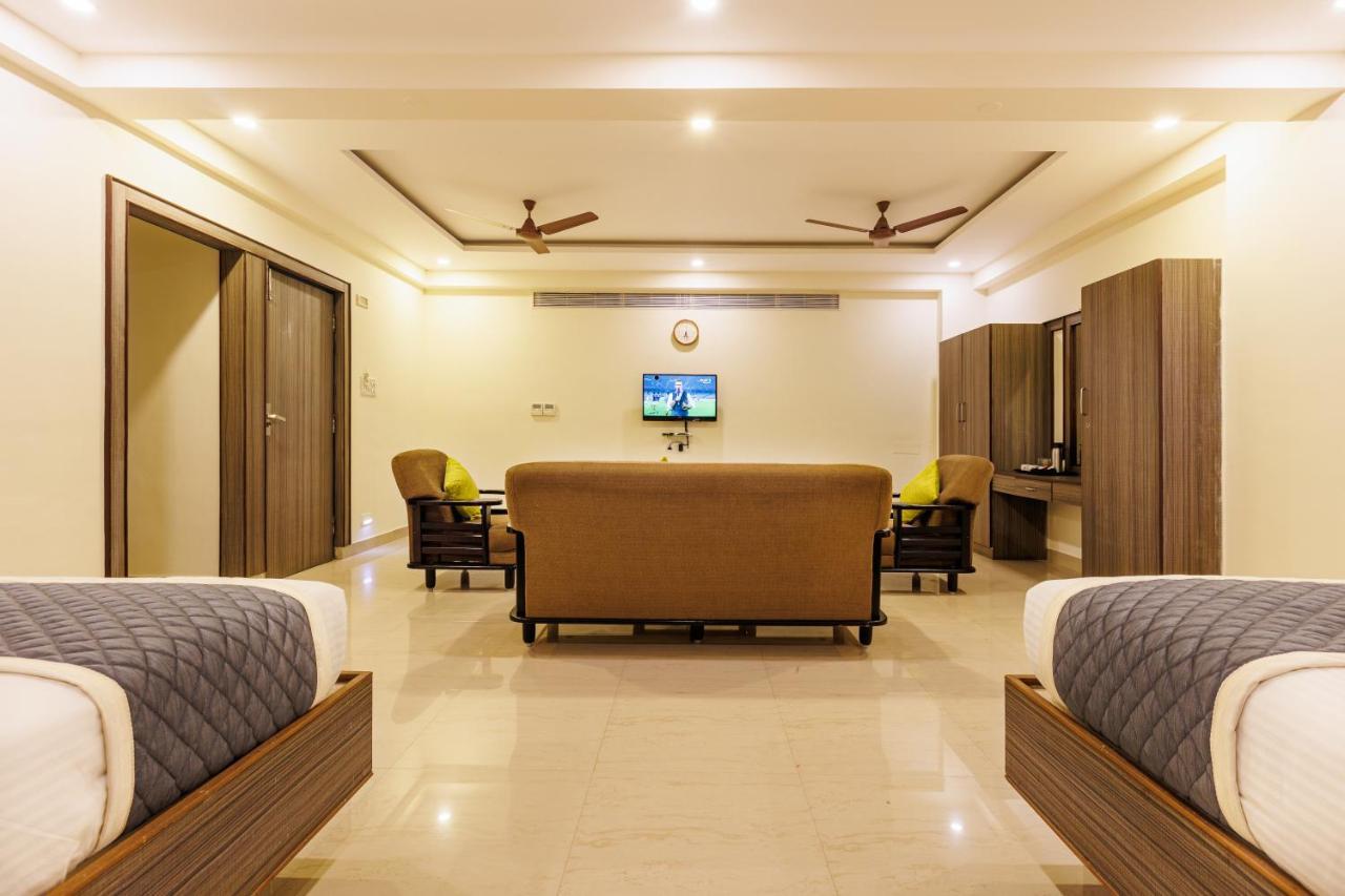 Hotel Comfort Park - Opposite Sri Ramachandra Medical College Porur