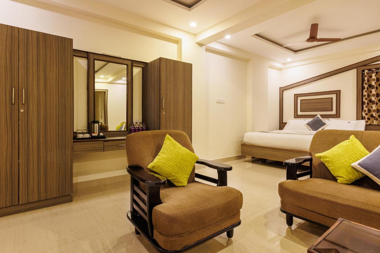 Hotel Comfort Park - Opposite Sri Ramachandra Medical College Porur Chennai