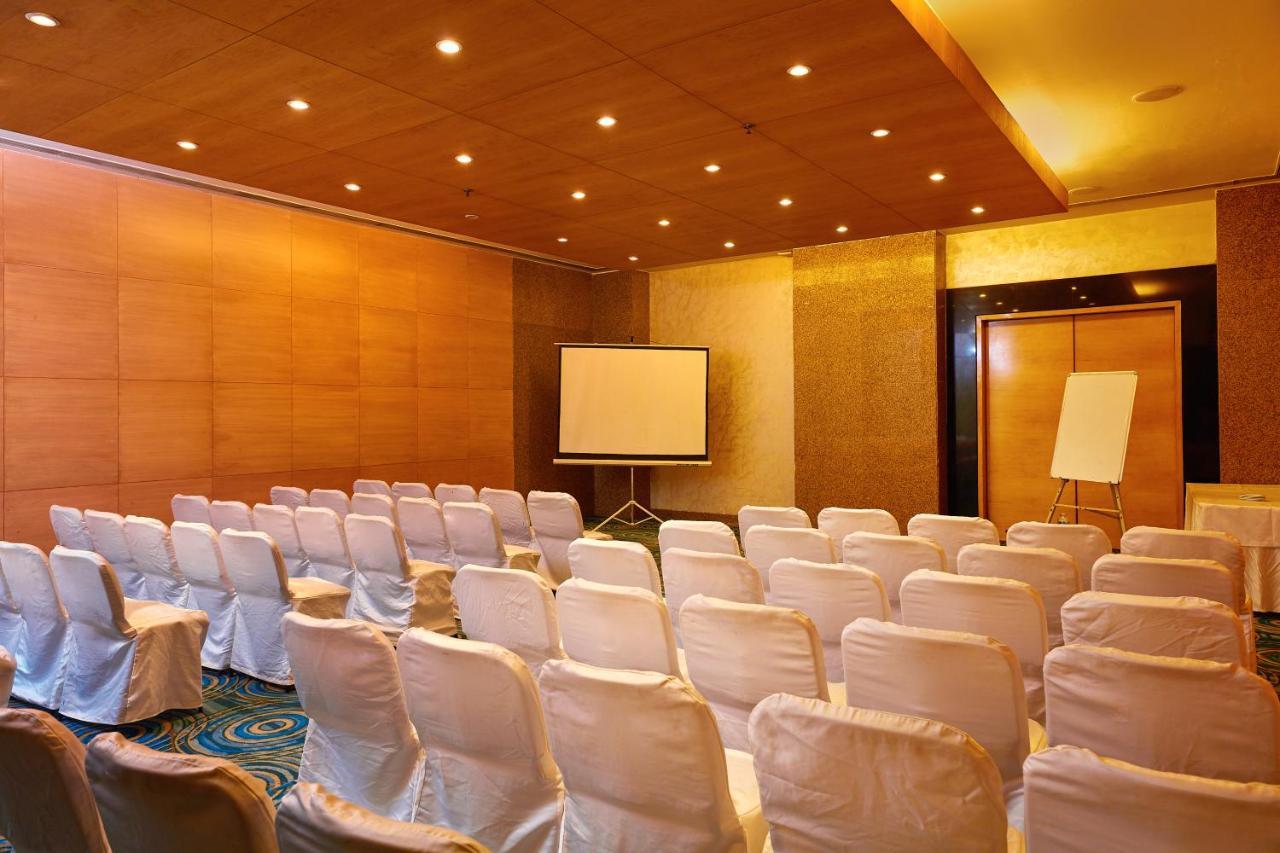 Park Plaza Omr Hotel