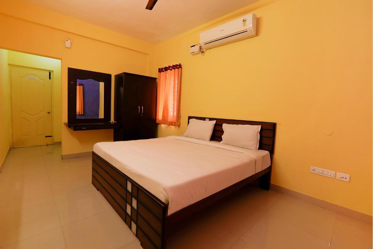 Fabhotel Tree Residency Hotel