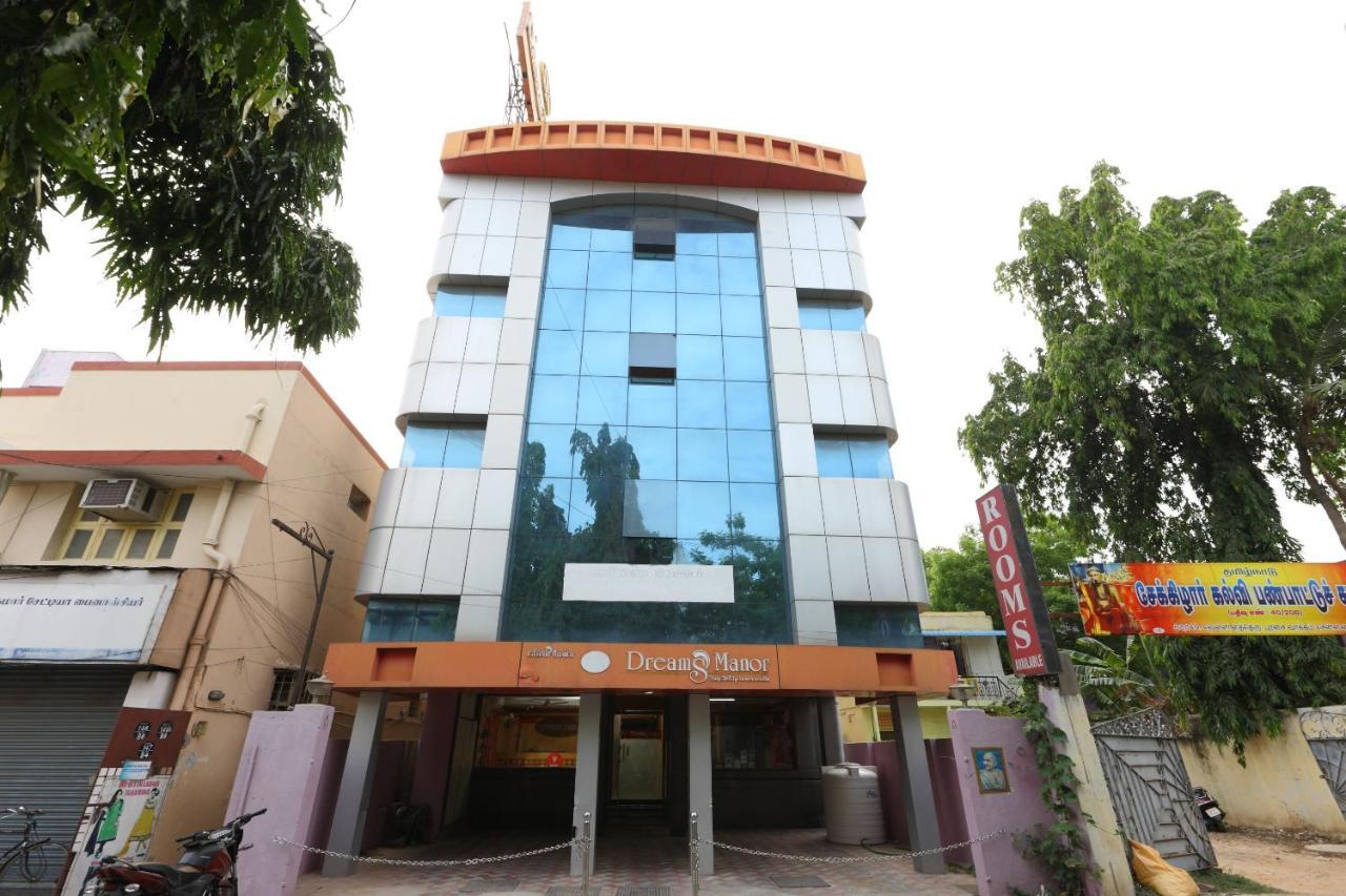 Oyo 14356 Dreams Manor Hotel 3*