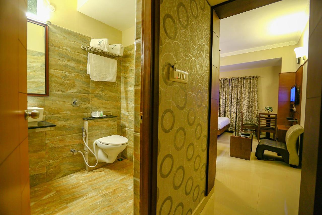 Hotel Fabhotel Greens Gate