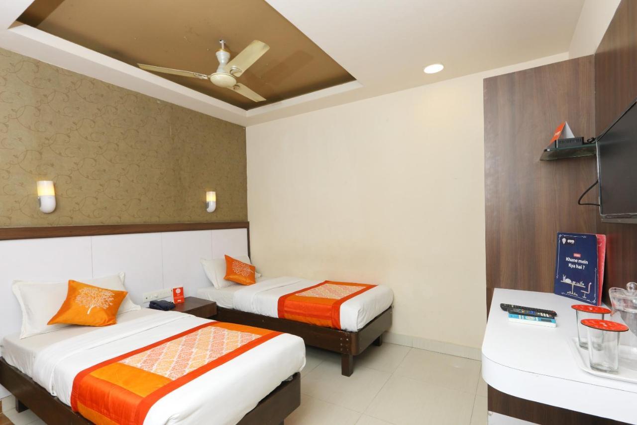 Hotel Oyo 4324 Emerald Manor 3*
