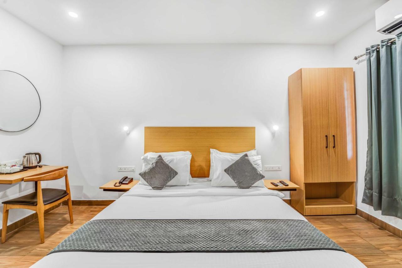 Hotel Rohaan - Upar Ashok Nagar 3*