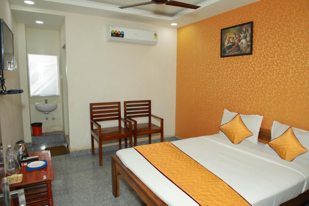 Redstone - Near Us Consulate Nungambakkam 2* Chennai