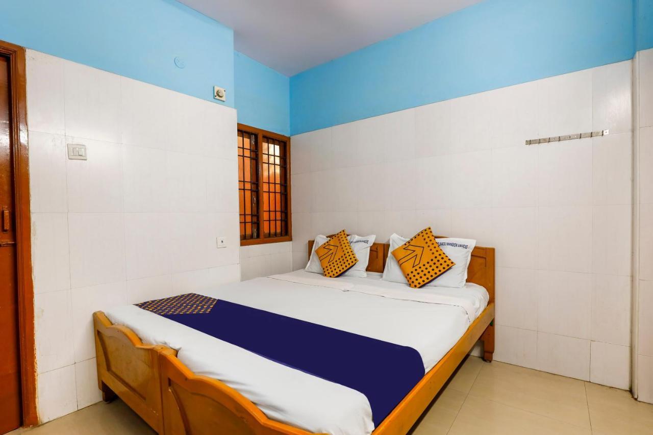 Spot On Grand Residency Near Marina Hotel