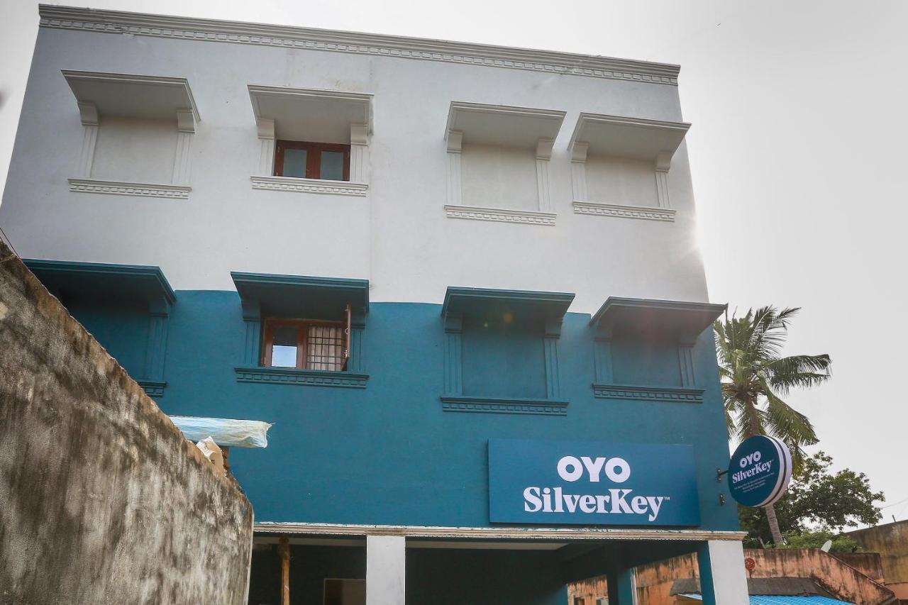 Hotel Oyo Silverkey Murugan Near Jazz Cinemas Luxe 3*