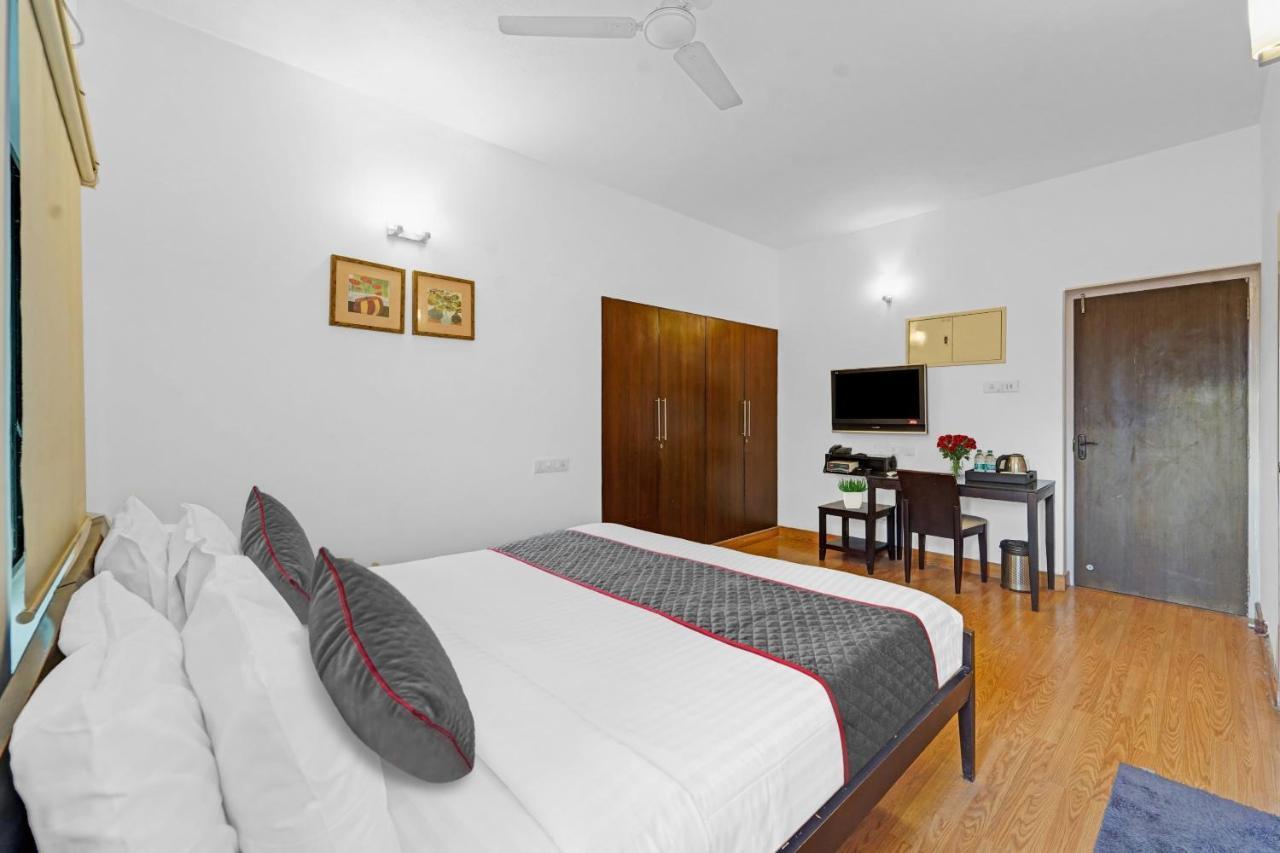 Super Oyo Townhouse 1005 G Silver & Resorts Omr 3*