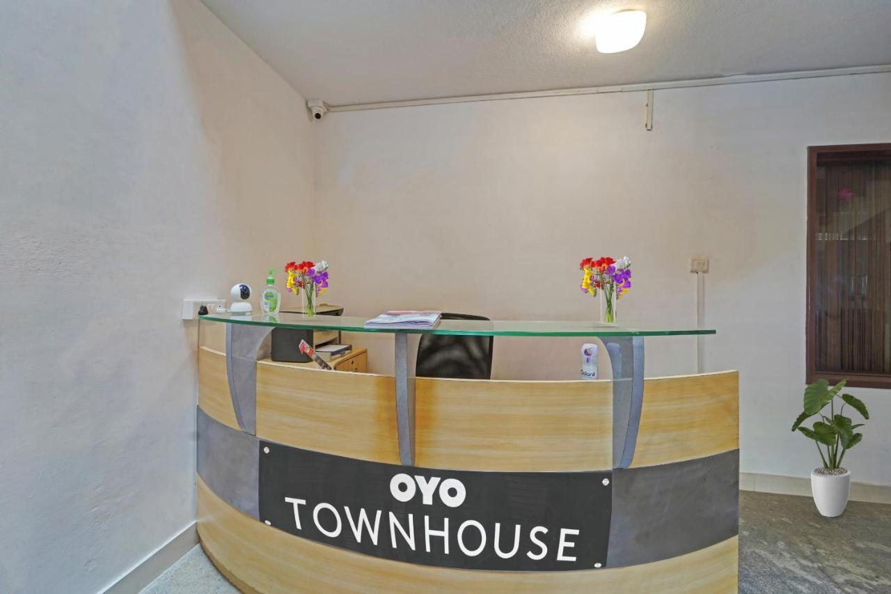 Super Oyo Townhouse 1005 G Silver & Resorts Omr Hotel