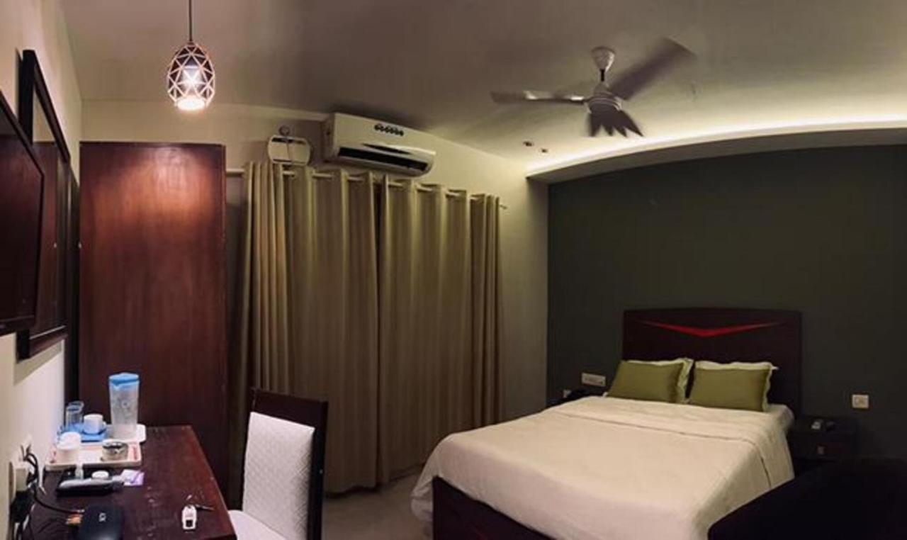 Fabhotel Sea Queen Residency Hotel