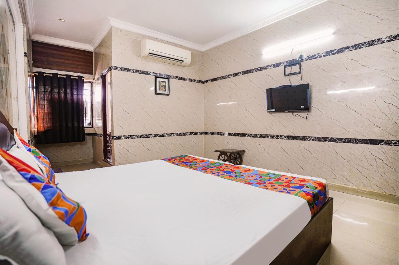 Hotel Fabexpress Le Royal 2*