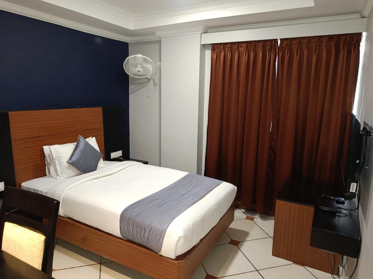 Emarald Hotels & Resorts Hotel Chennai
