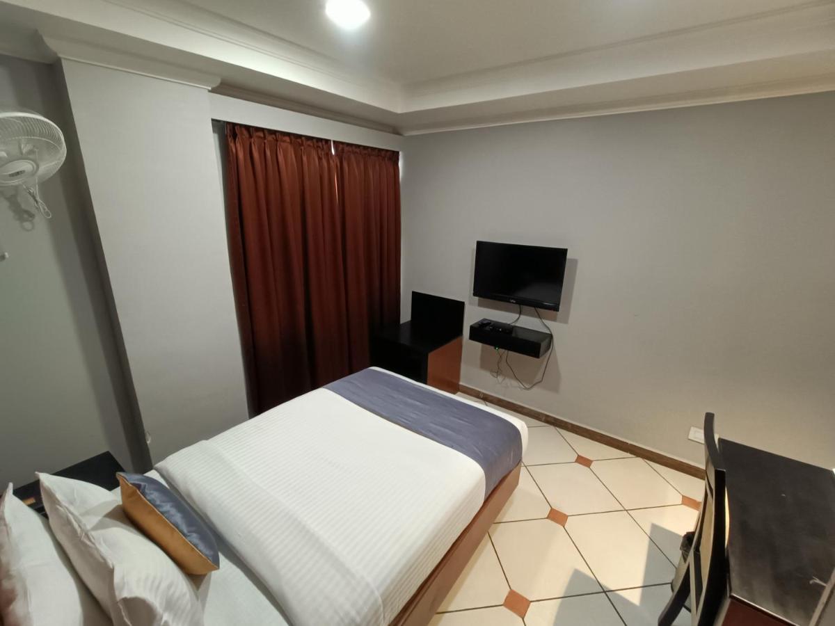 Emarald Hotels & Resorts Hotel Chennai
