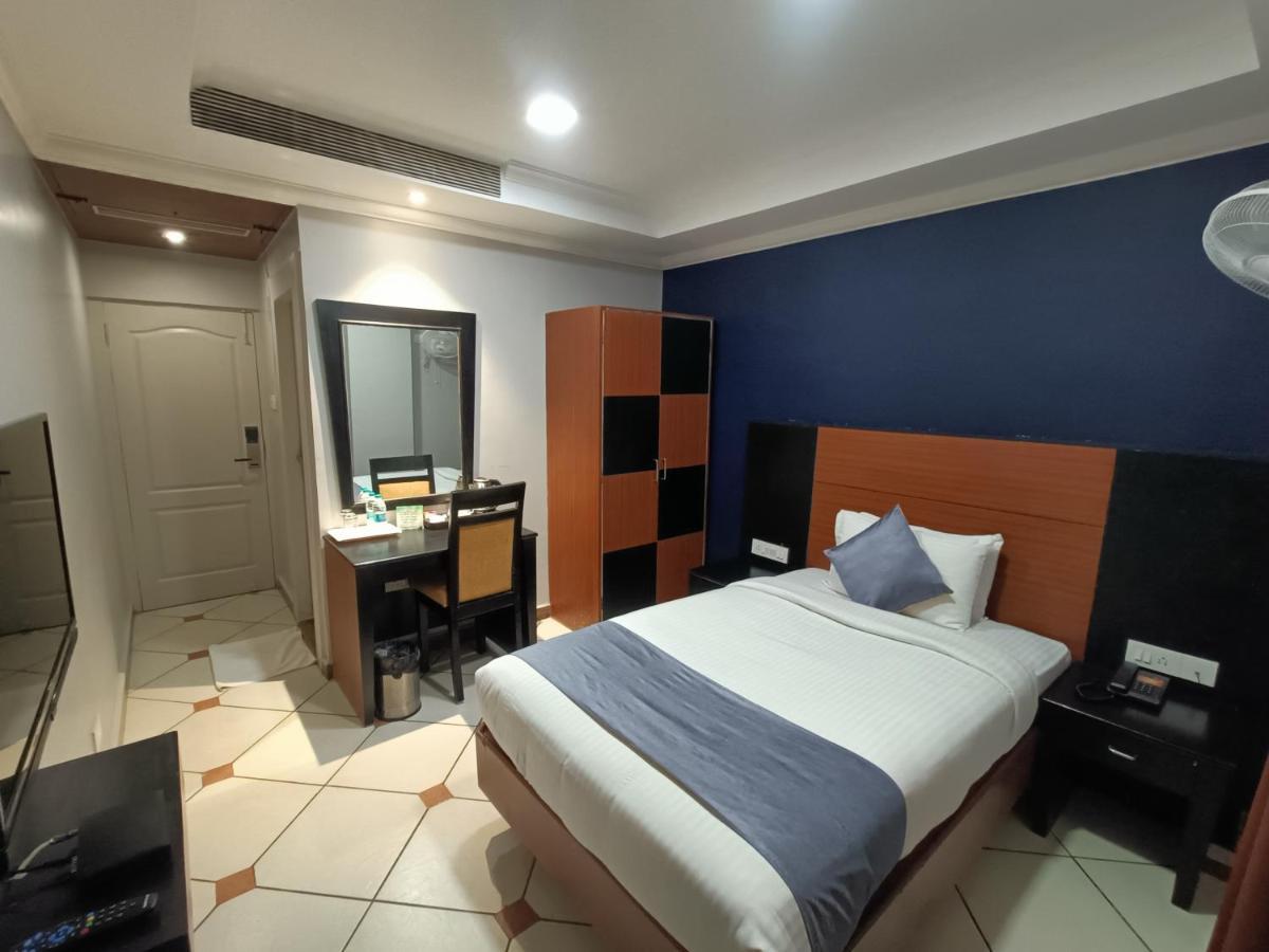 Hotel Emarald Hotels & Resorts 2*