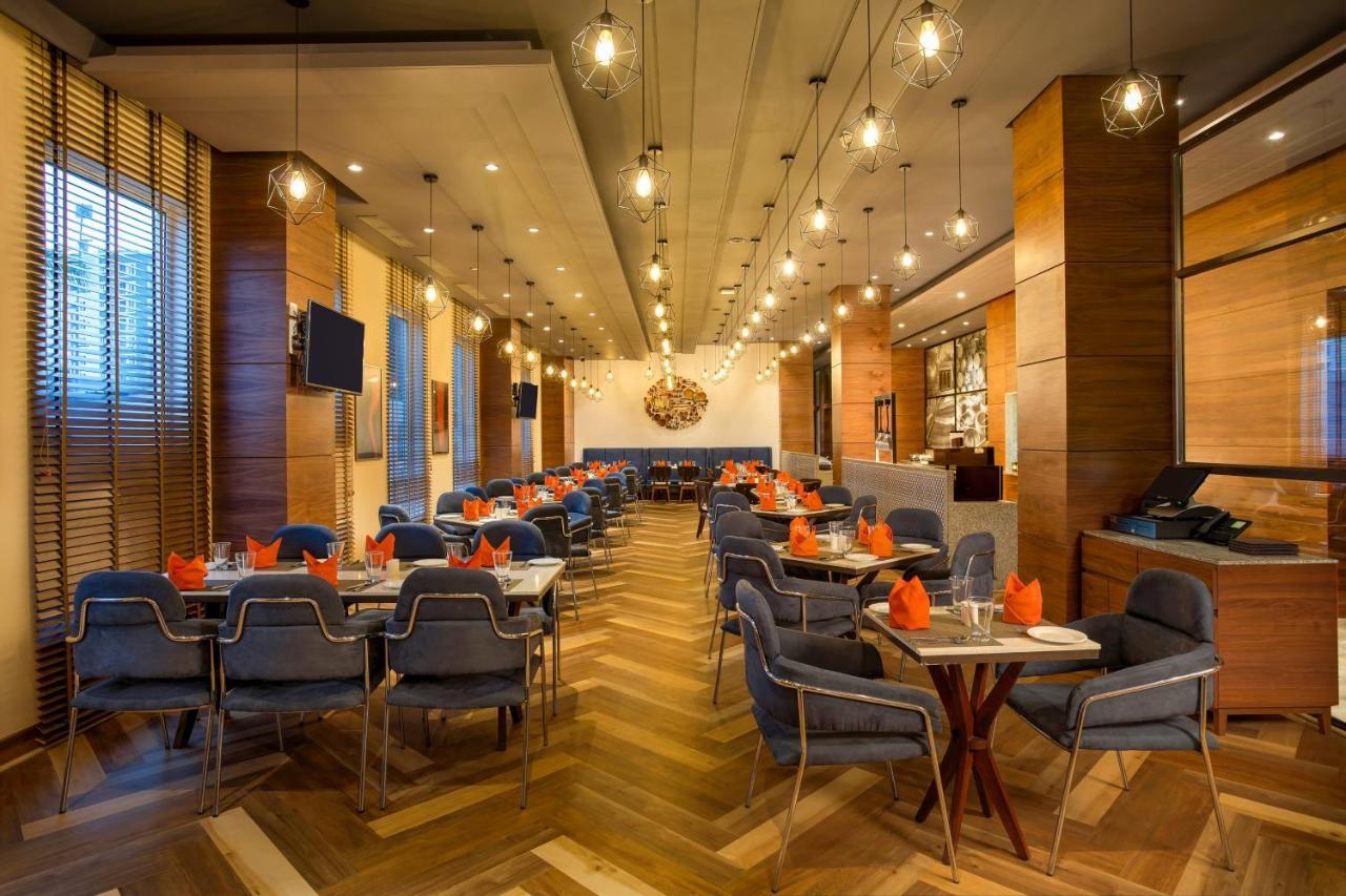 Four Points By Sheraton Omr Hotel