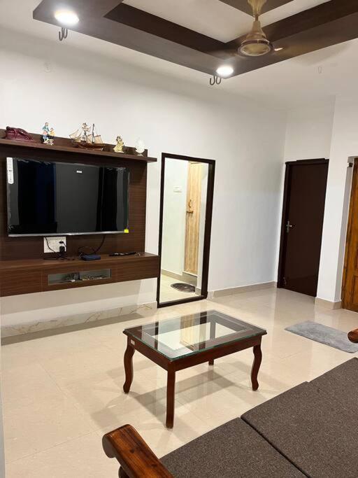 Izi Transit 19a Airport Apartment