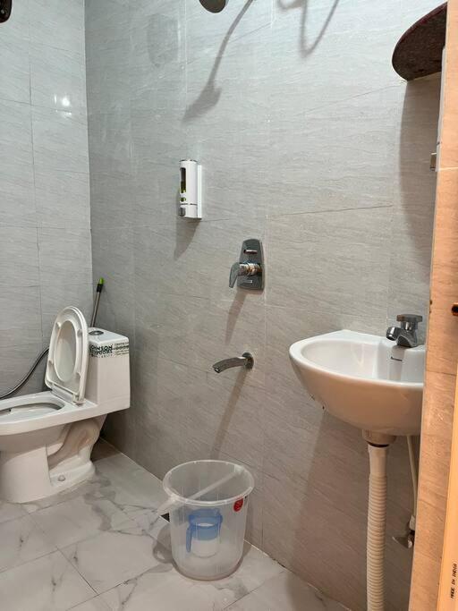 Izi Transit 19a Airport Apartment