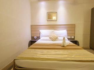 Fabhotel Flamingo Anna Nagar Hotel