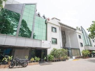 Fabhotel Flamingo Anna Nagar