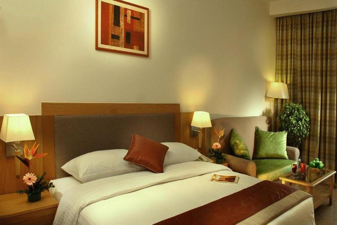 Park Plaza Omr