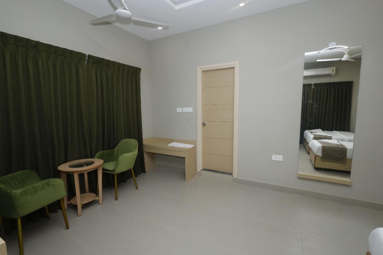 Grand Courtyard Business Hotel 3*